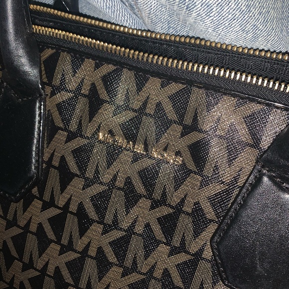 2 for 1 Michael Kors Bag Bundle - Picture 4 of 10